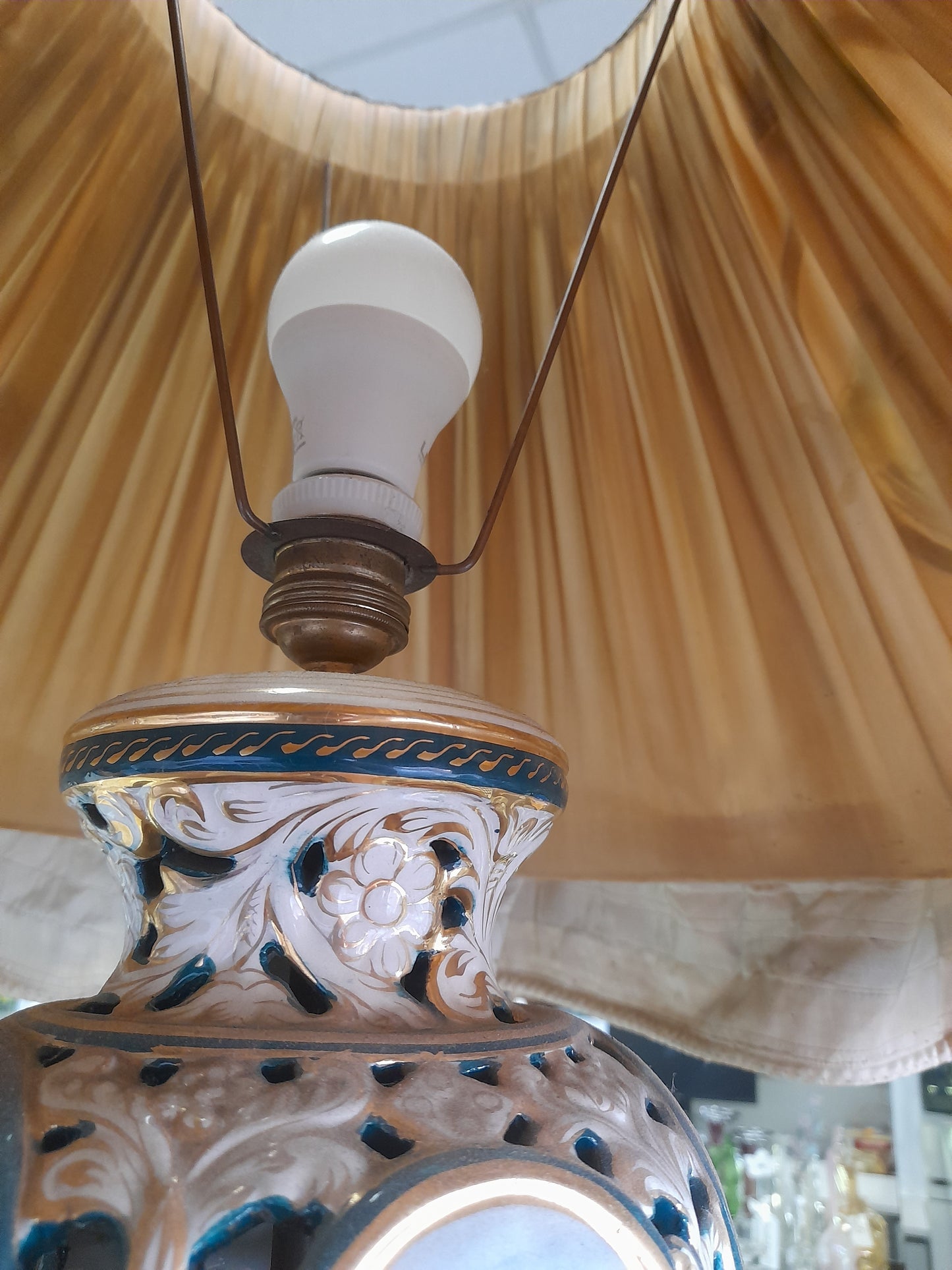 LAMPADA in porcelana