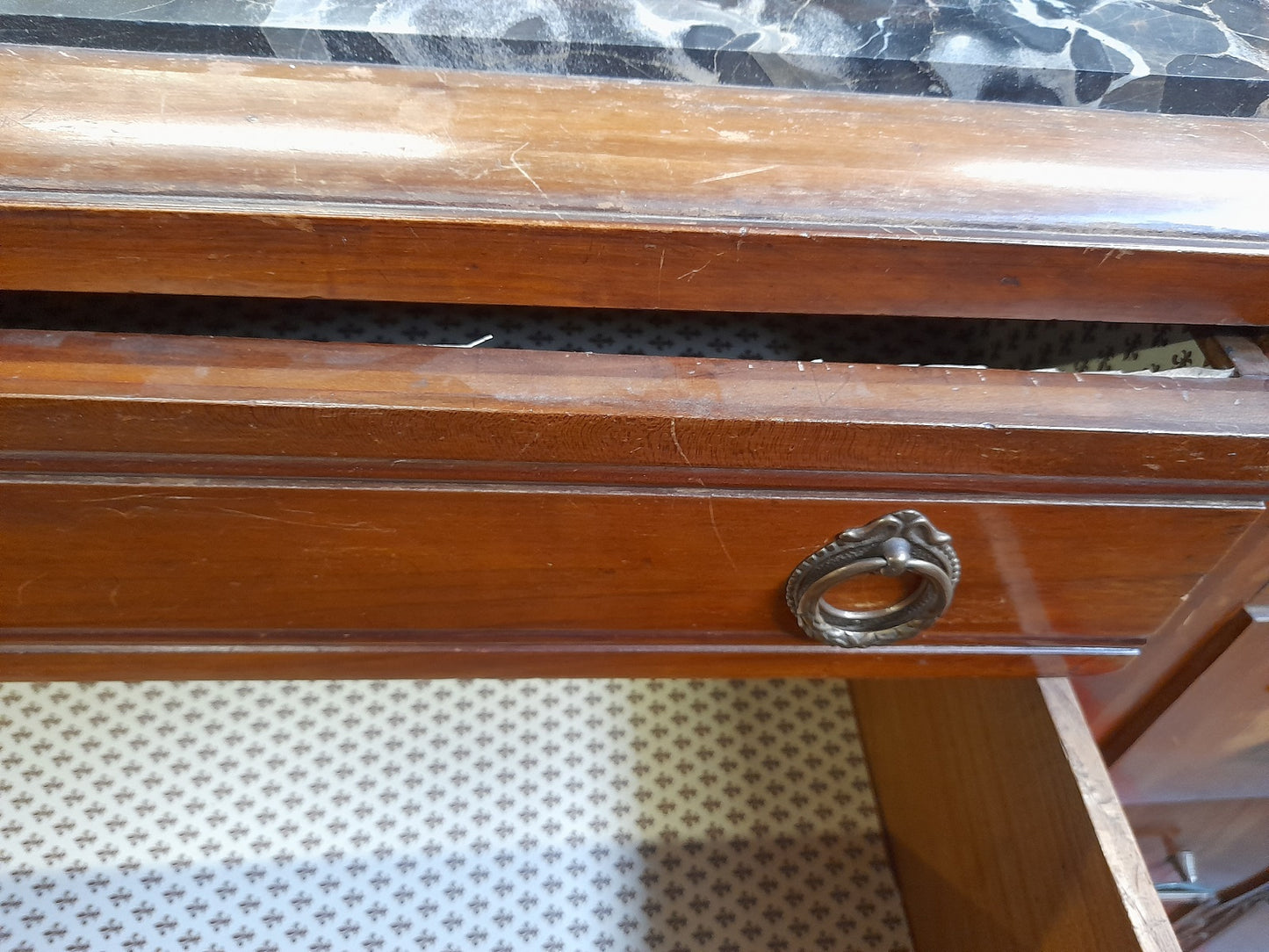 CASSETTIERA con marmo nero anni '40