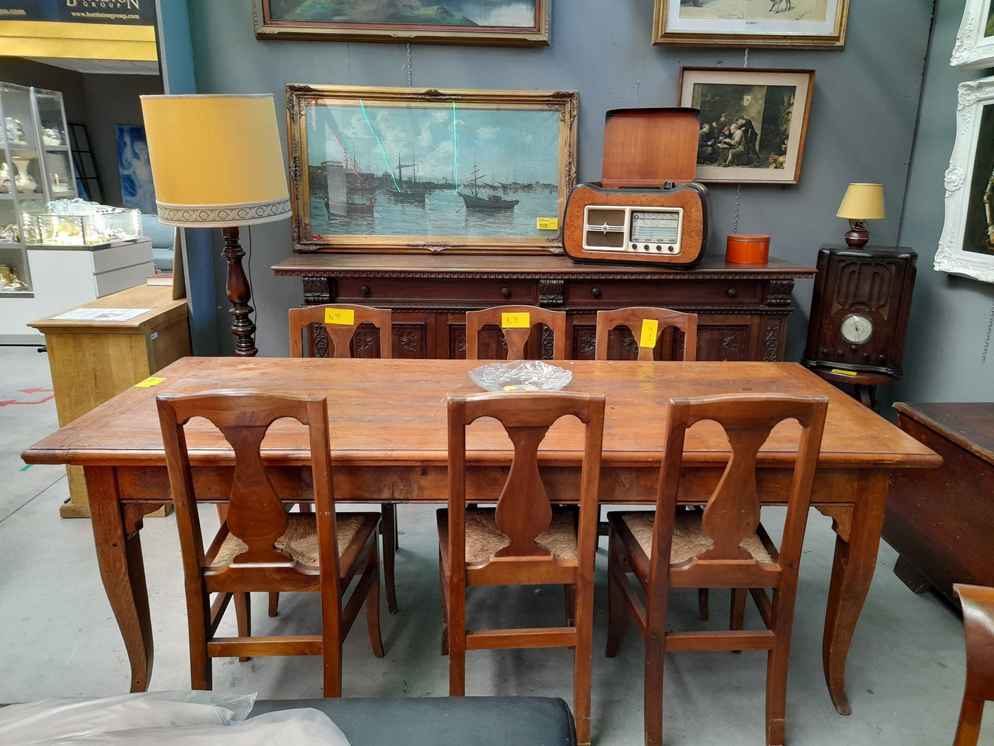 MADIA in legno intagliato