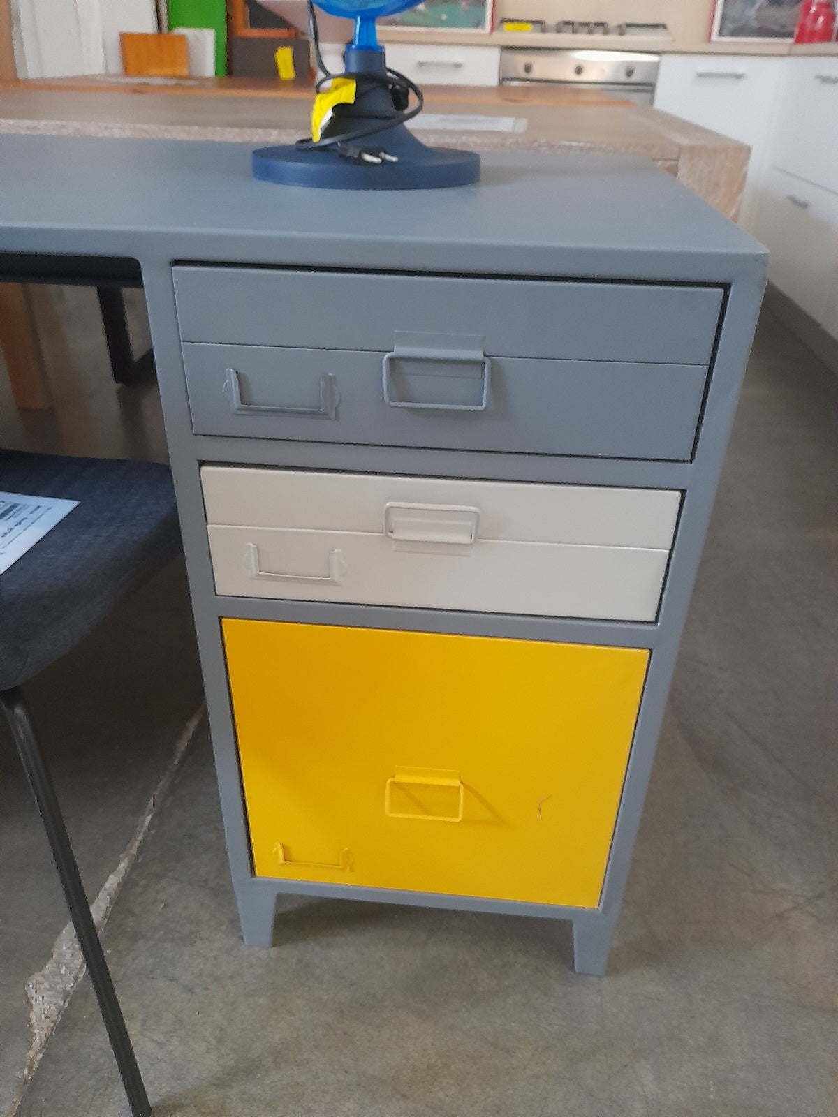 ESPACE - Scrivania industriale in metallo grigio
