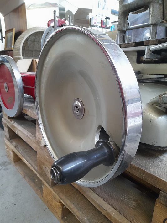 IRONWEED affettatrice a volano