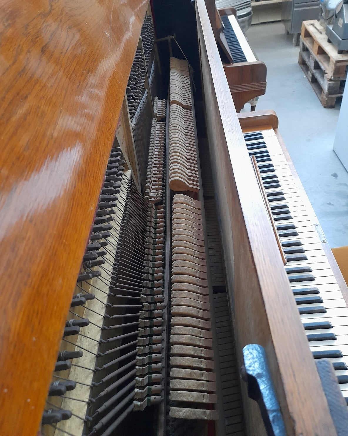 HUTTER pianoforte verticale
