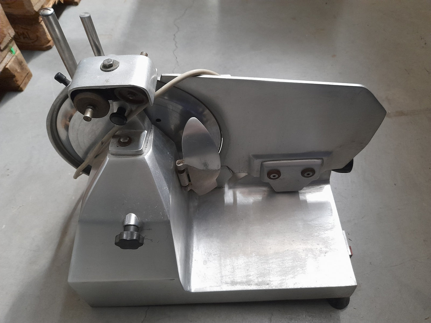 NOAW affettatrice professionale