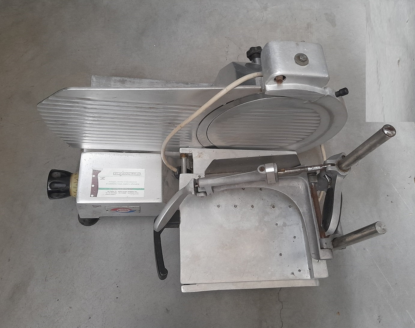 NOAW affettatrice professionale