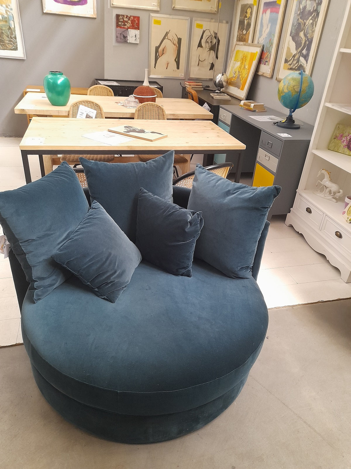 DITA - Divano rotondo blu petrolio