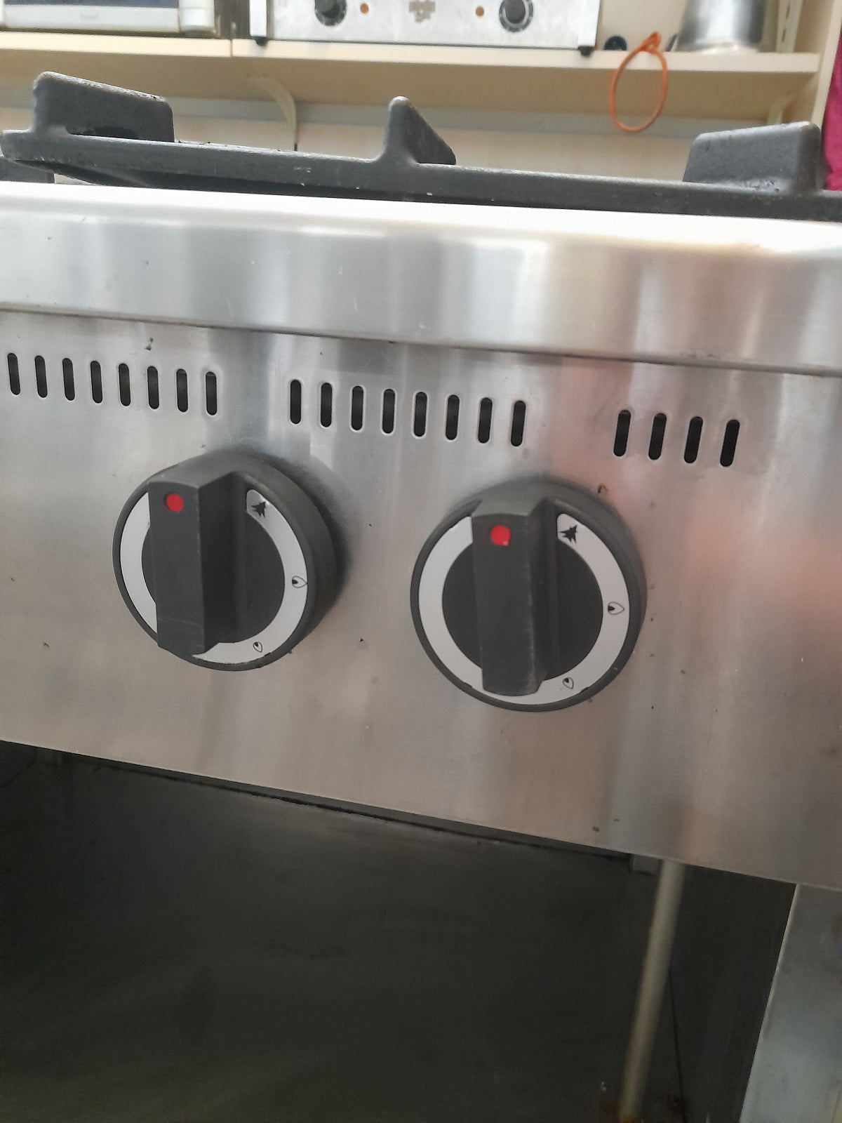 OLIS cucina 4 fuochi professionale