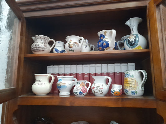 CREDENZA in arte povera con vetrina