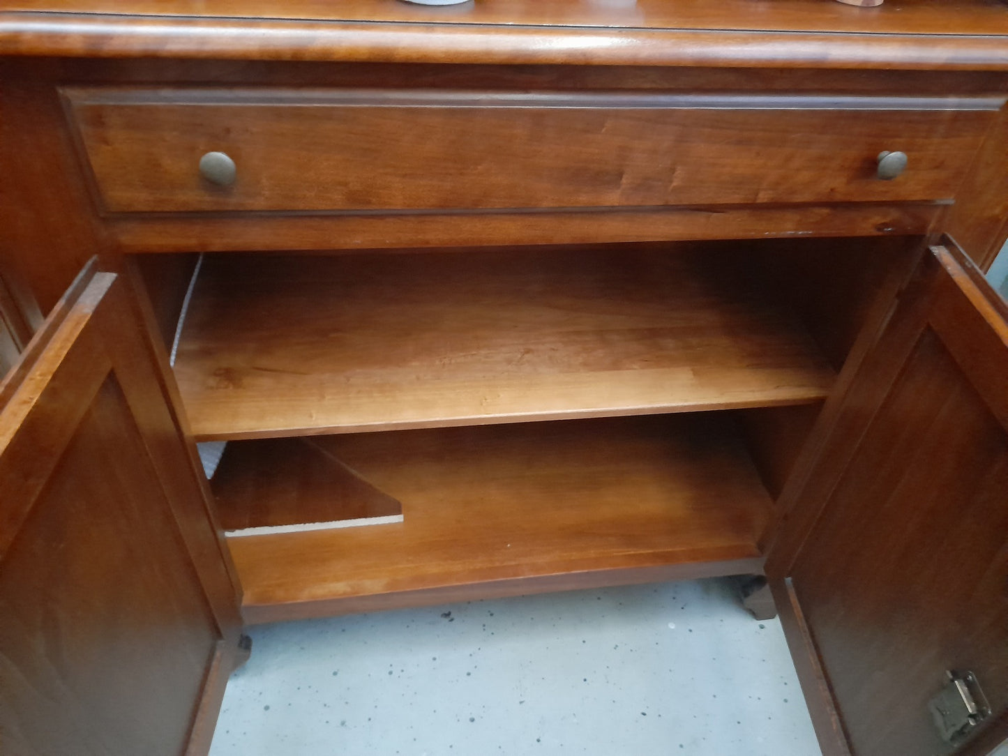 CREDENZA in arte povera con vetrina