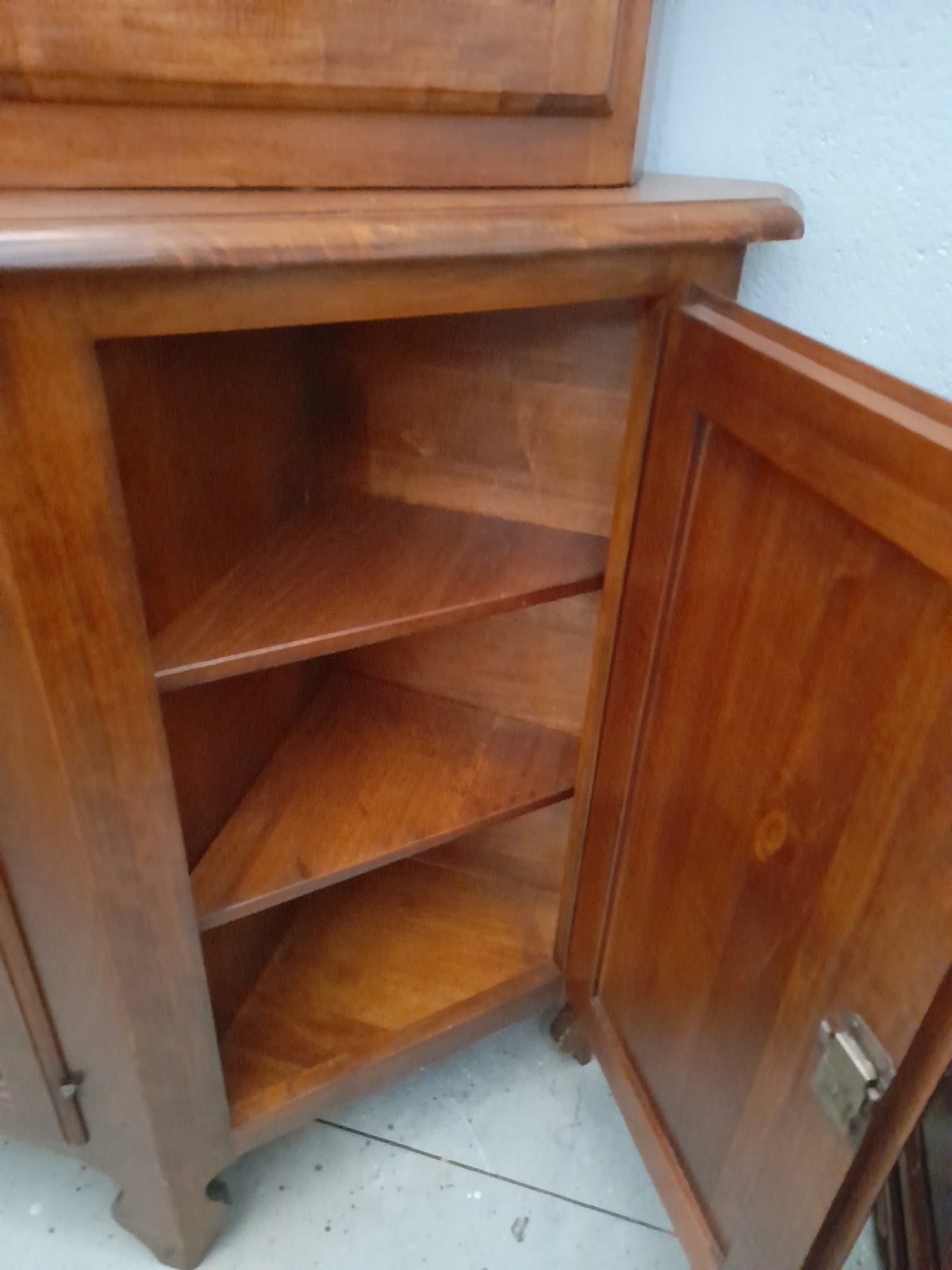 CREDENZA in arte povera con vetrina