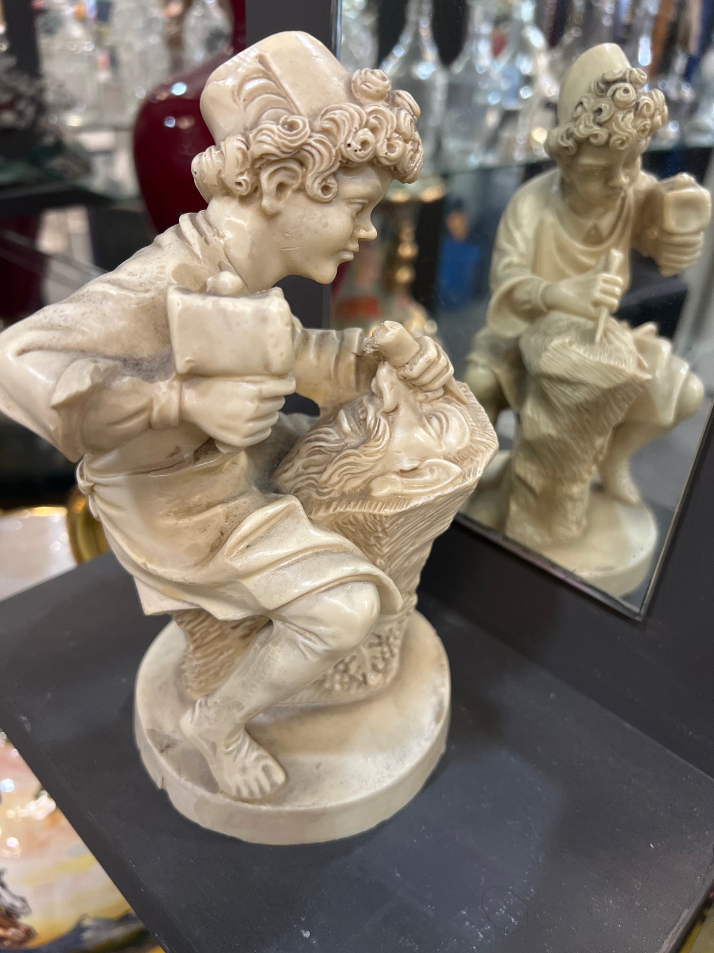 Statuetta di Giovane Scultore Classico