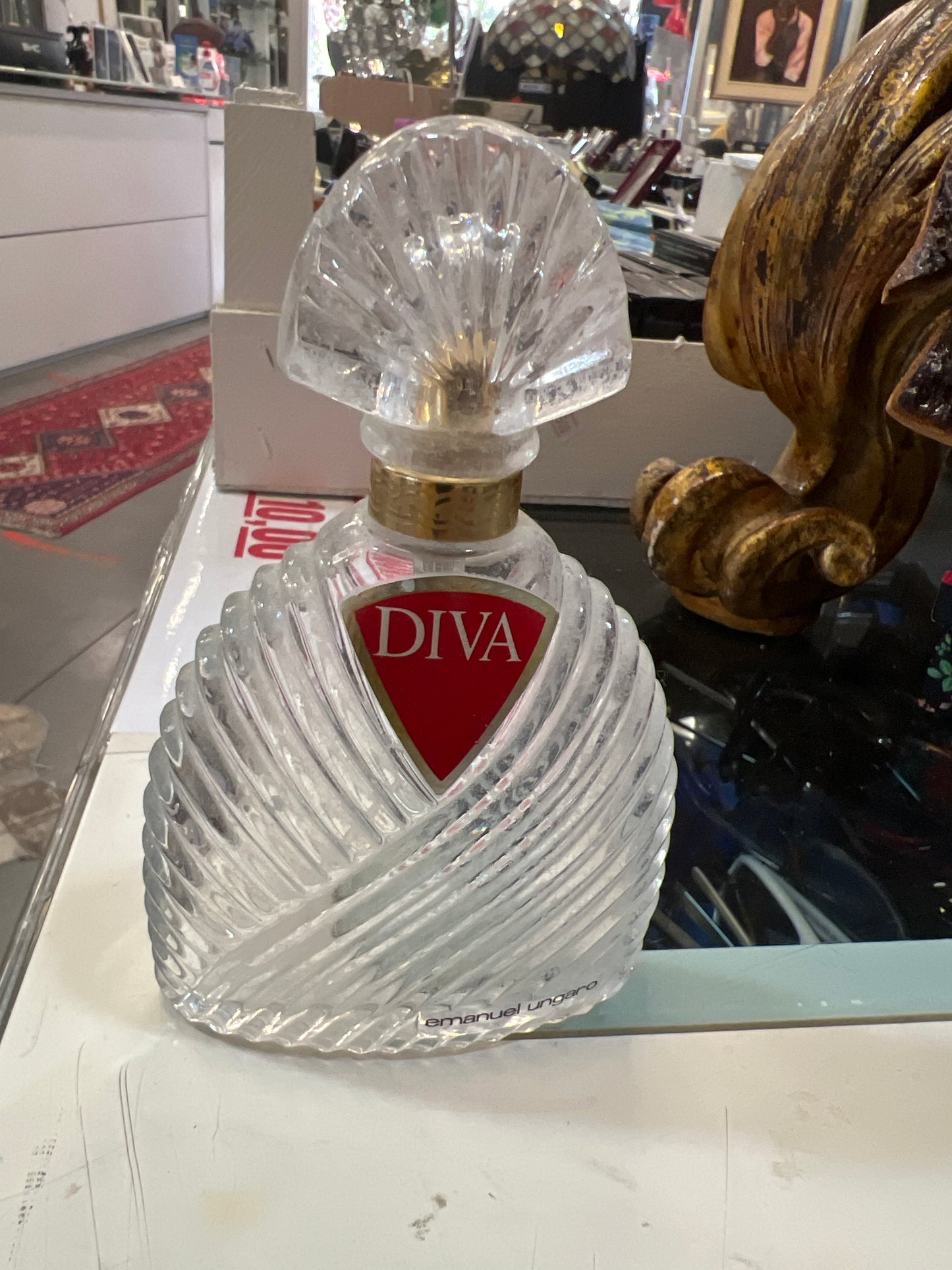 Flacone di Profumo "DIVA" - Eleganza Incarnata