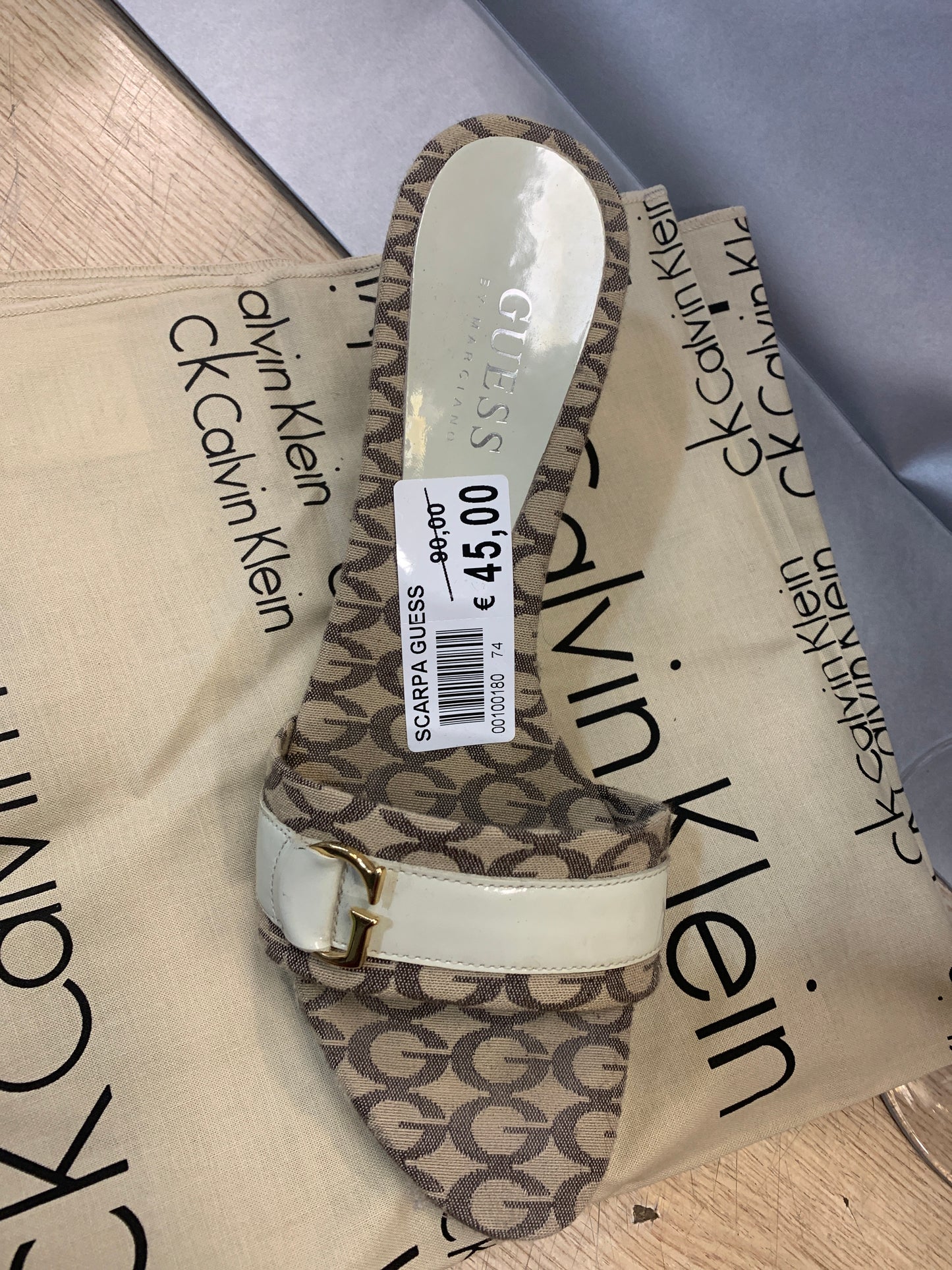 Sandali GUESS