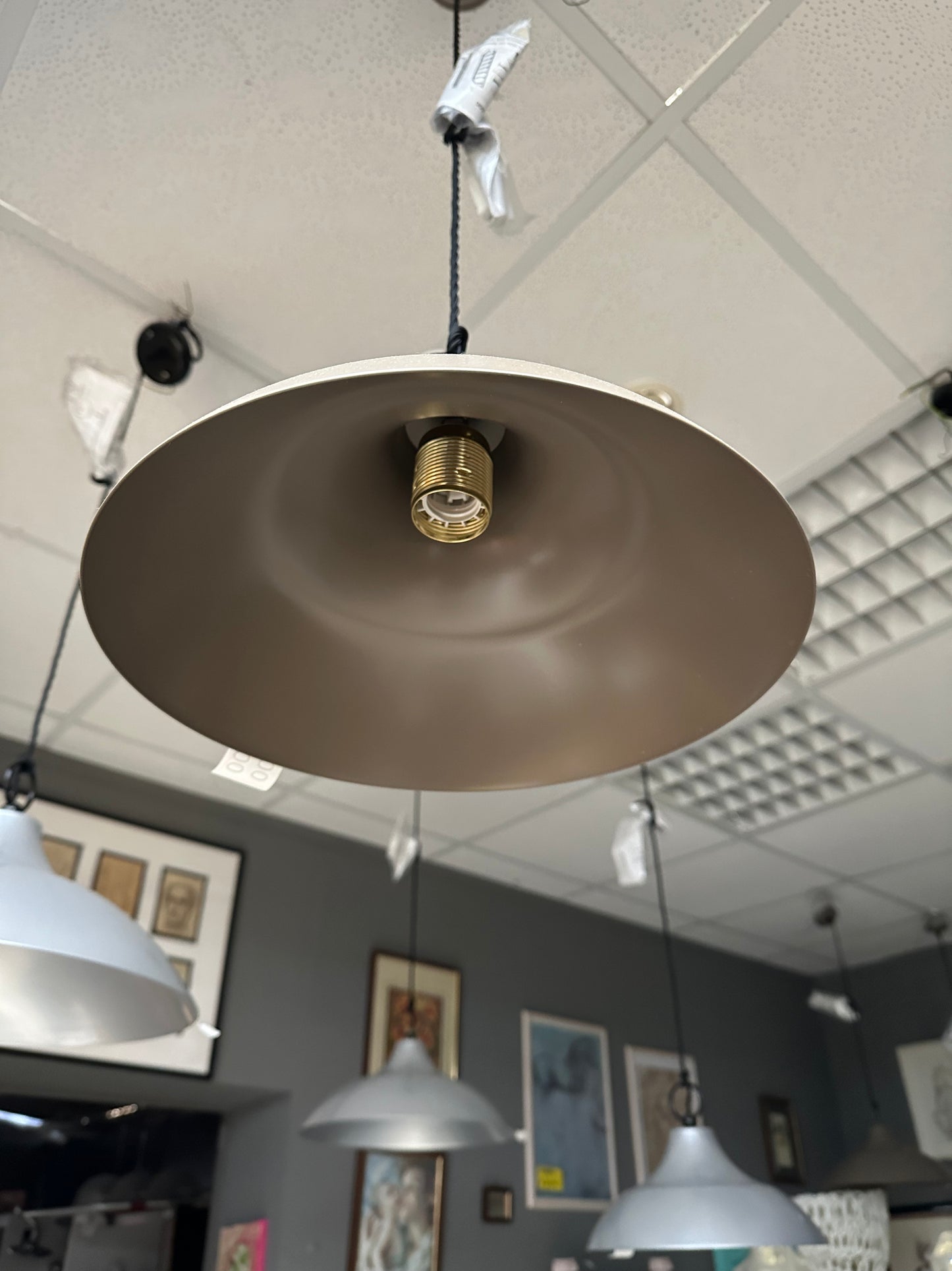 Lampada a sospensione beige