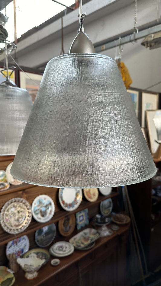 Lampada a sospensione con campana in vetro