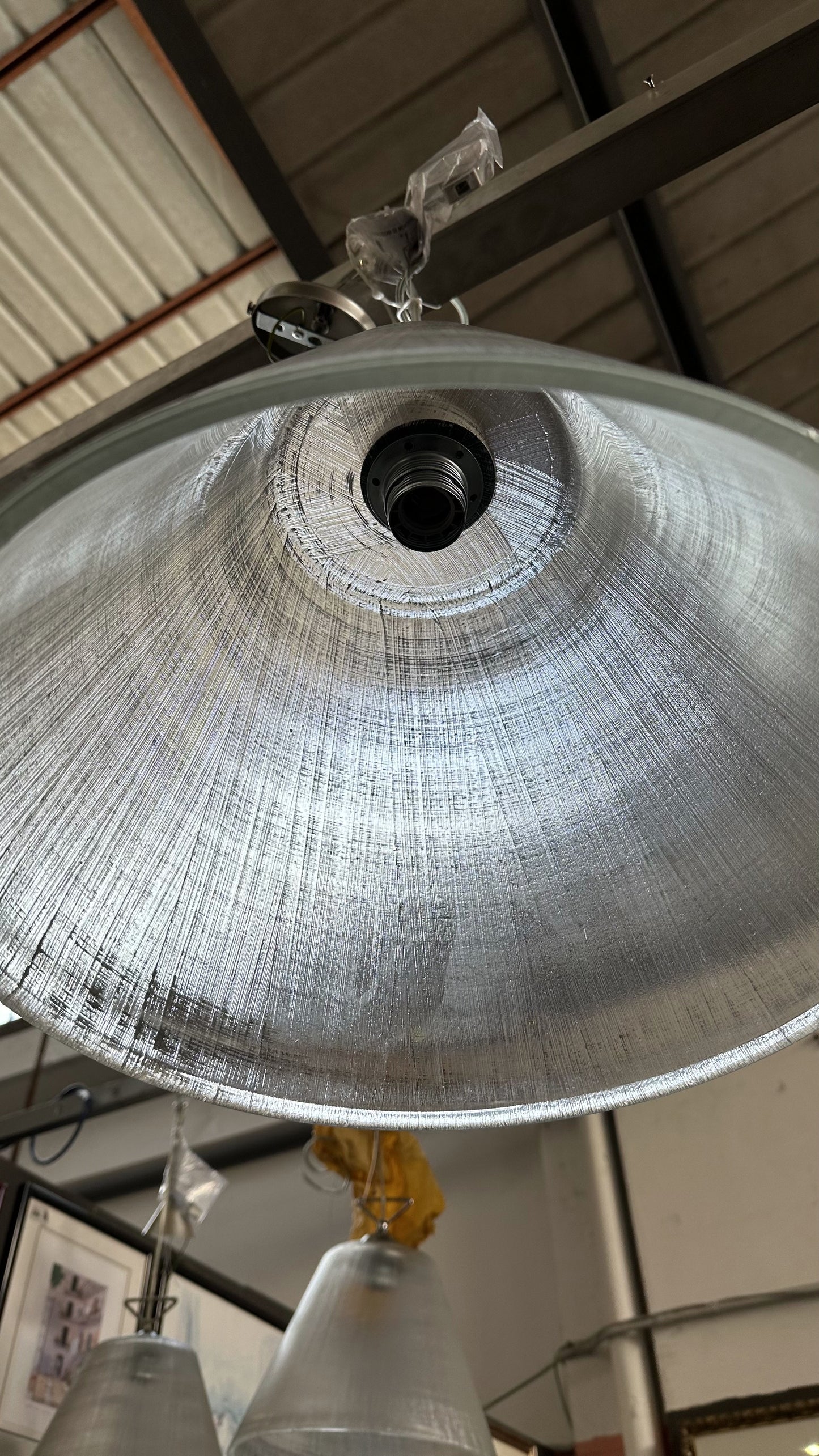 Lampada a sospensione con campana in vetro