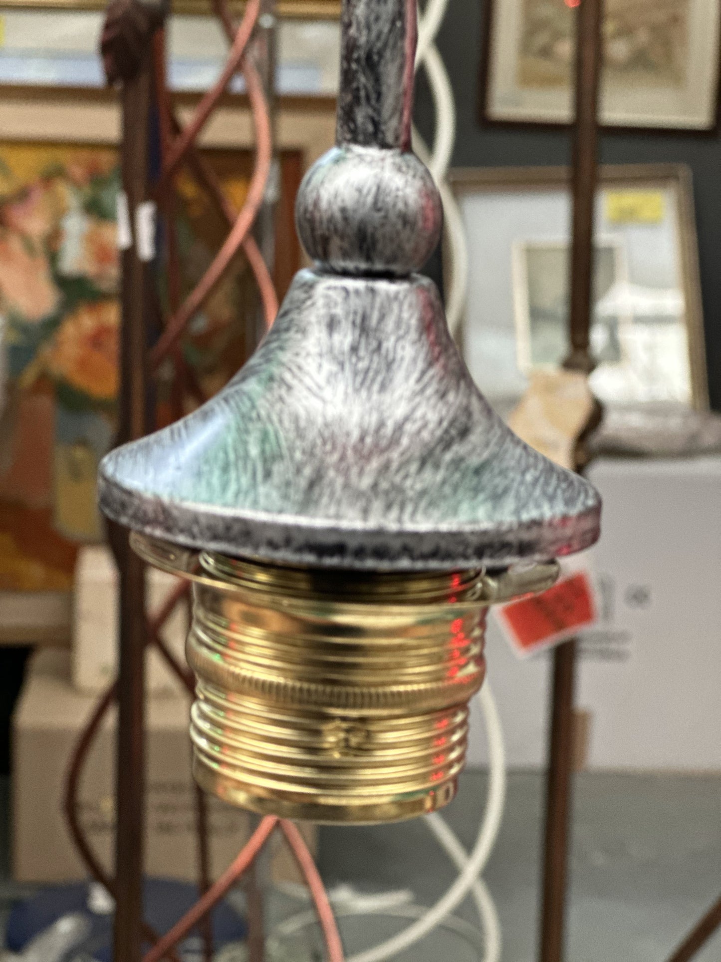 Lampada per comodino in stile Country in ferro