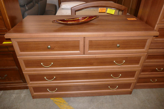 CASSETTIERA e COMODINI in legno classici