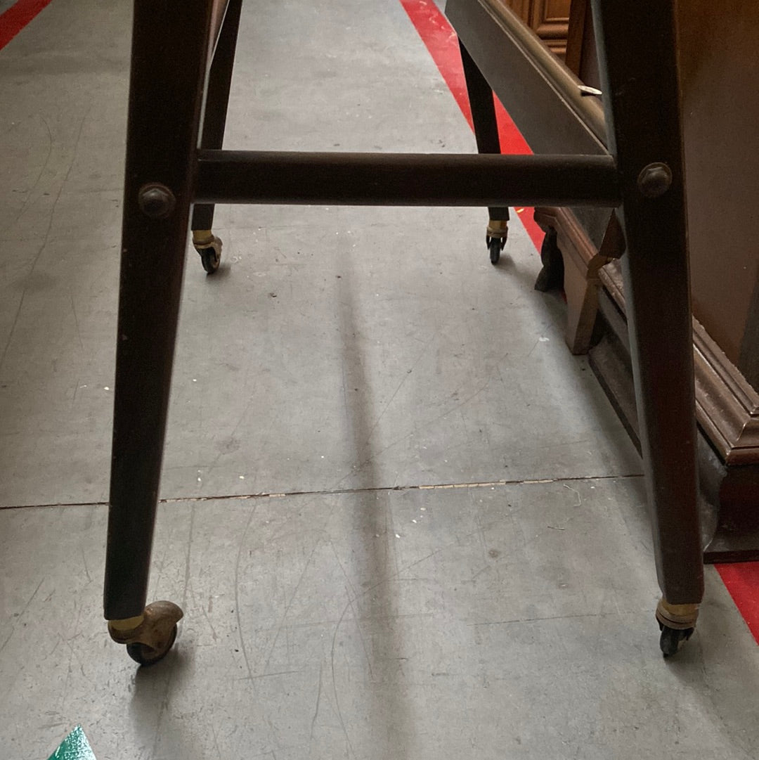 TAVOLINO in vetro su ruote