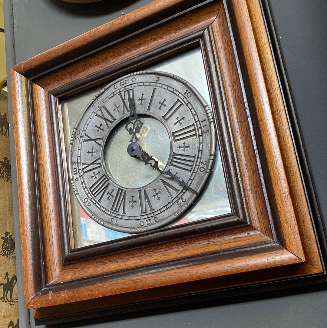 OROLOGIO con cornice in legno