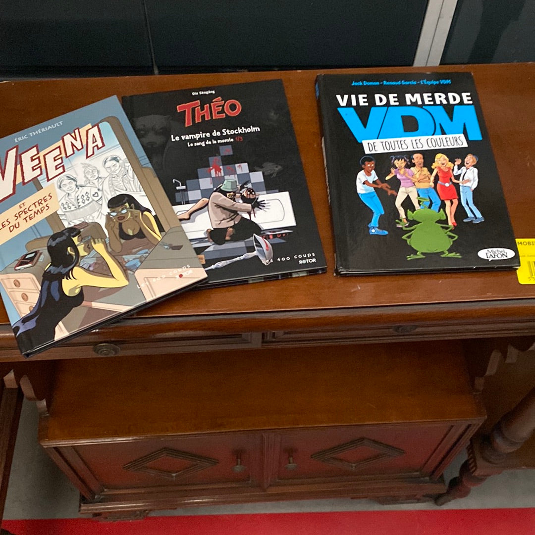 MOBILETTO due ante e due cassetti