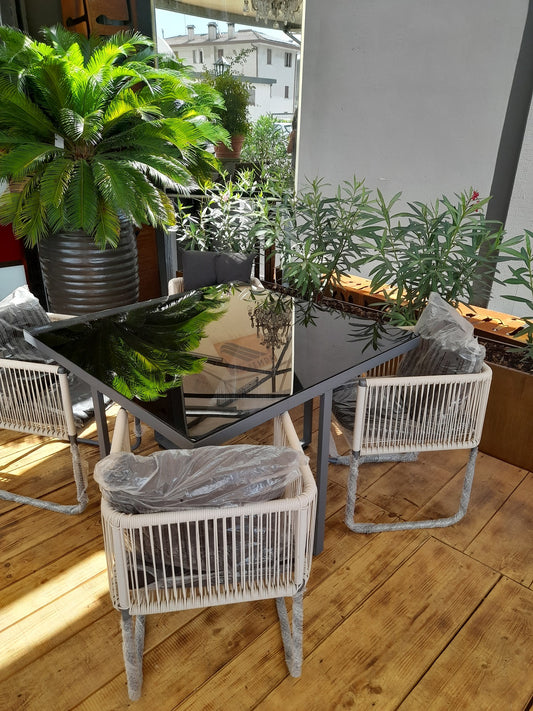 SWANN - Tavolo da giardino + 4 sedie in resina
