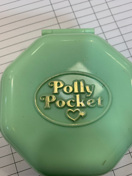 Polly pocket