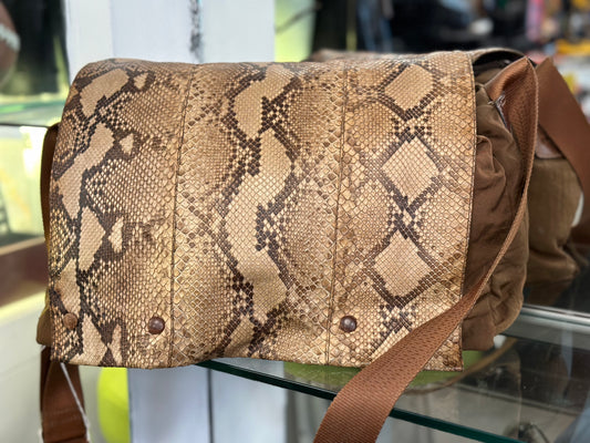 Borsa Prada vintage in pelle di serpente pitone.